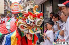 香港一年一度太平清醮活动举行 吸引大批市民游